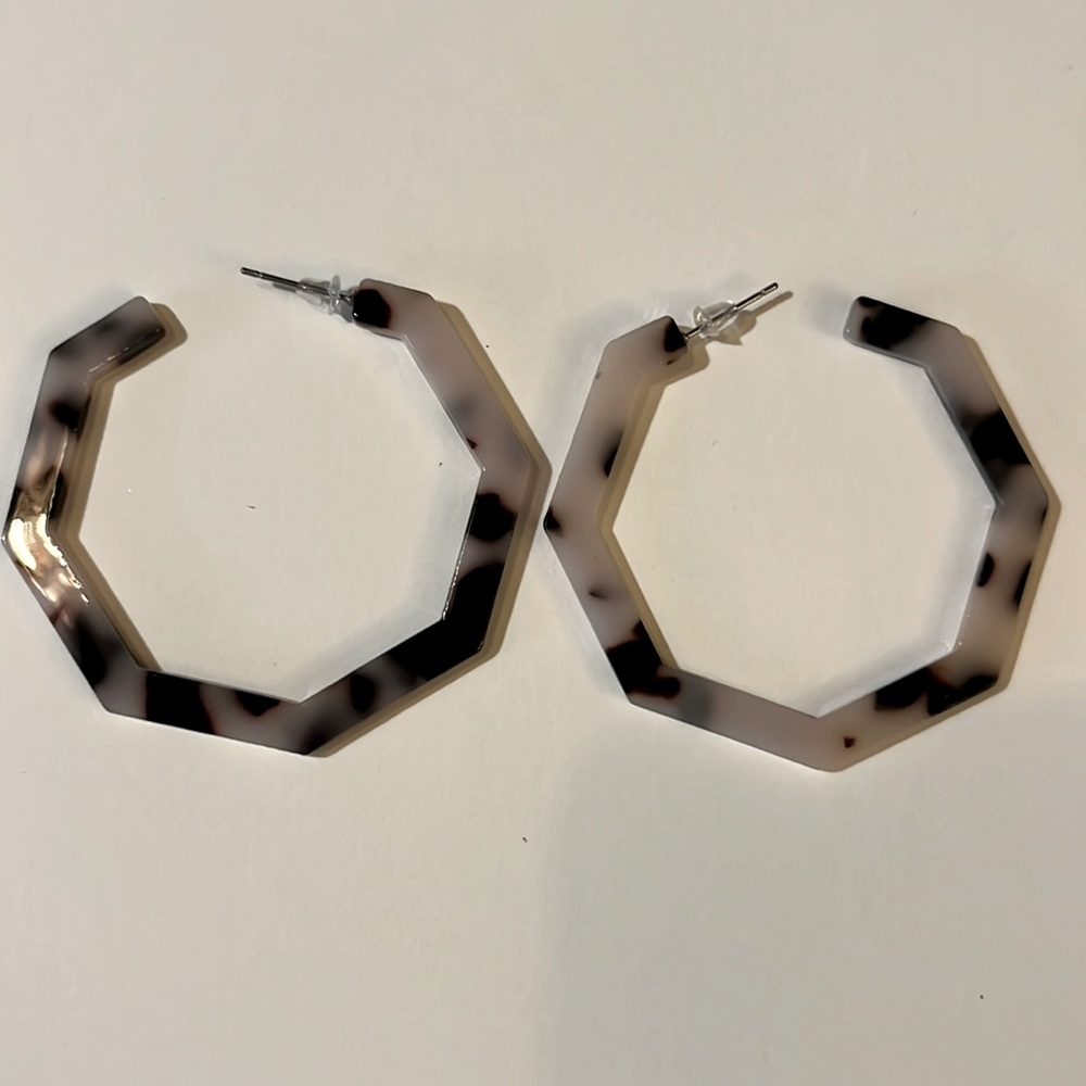 Black And Tan Flecked Resin Earrings